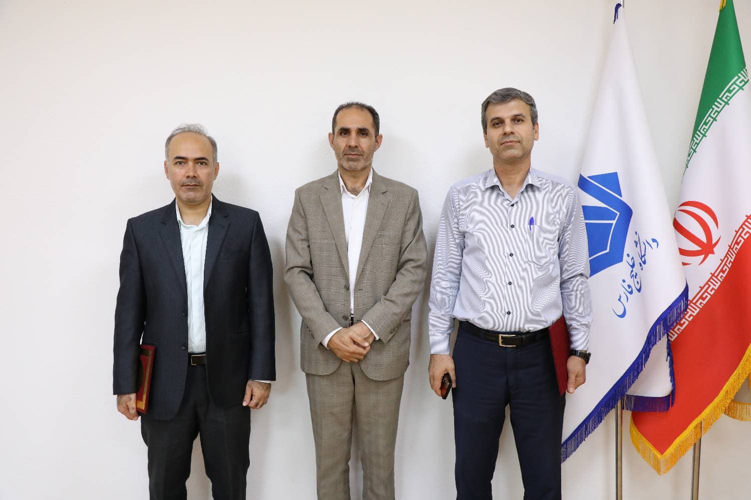 آیین معارفه رئیس دانشکده نفت، گاز و پتروشیمی و تکریم رئیس پیشین این دانشکده برگزار شد
